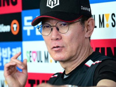 이강철 감독 김재호 은퇴식에서 날린 냉소적 발언 화제