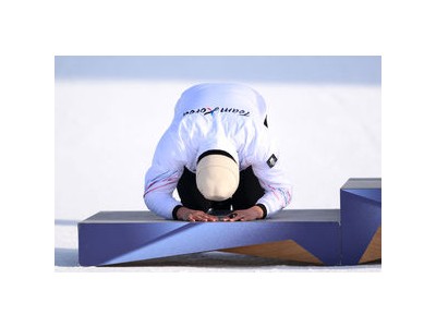 김상겸 올림픽 첫 금메달에 큰절 대한민국 선수단 맏형의 감동 순간