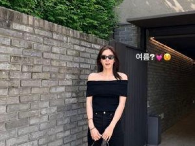 손담비 늘씬한 몸매로 화제 되는 듯