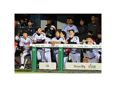 LG 개막 3연패에 4연패 불명예 위기