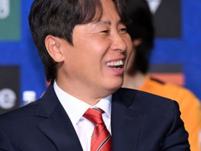 김기동 감독 팬들 흥분하게 만든 트로피 약속